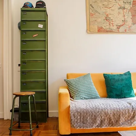 Radiant&charming Studiopoissonnieregare De L'est Apartment