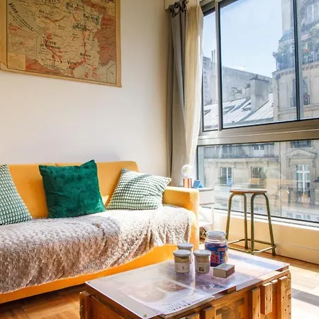 Radiant&charming Studiopoissonnieregare De L'est Apartment *